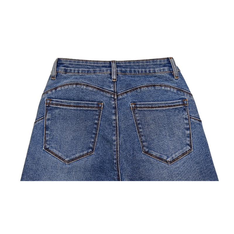 What factors affect the colorfastness of women's trousers?